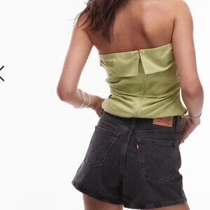 Levi's high waisted mom shorts in black